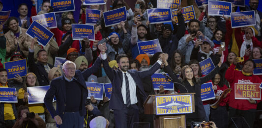 Candidato a la alcaldía de Nueva York reúne a sus seguidores