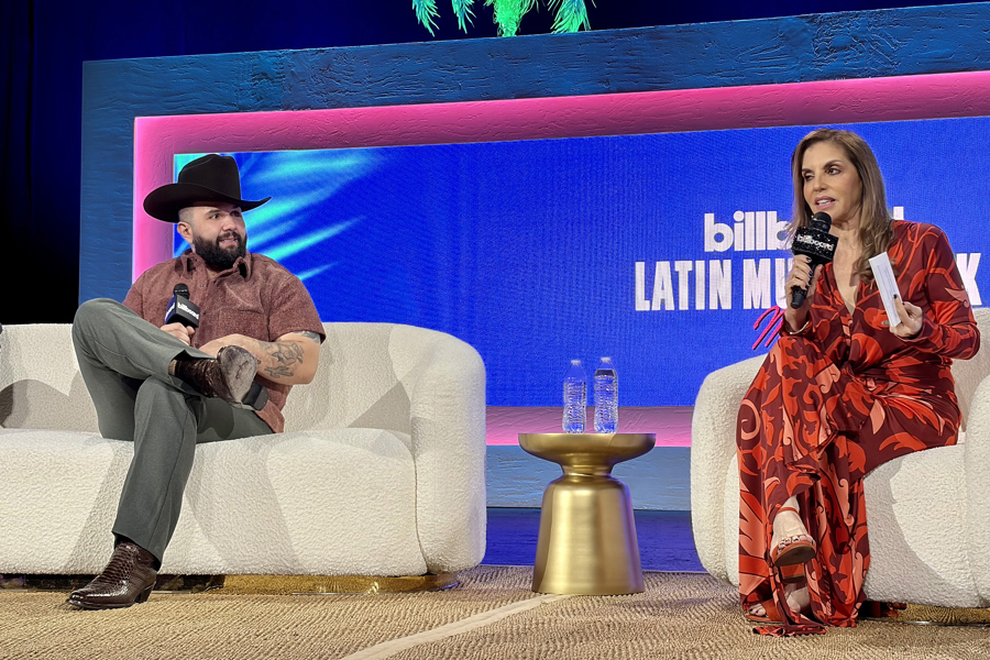 El mexicano Carín León lanzará un álbum de música country tras