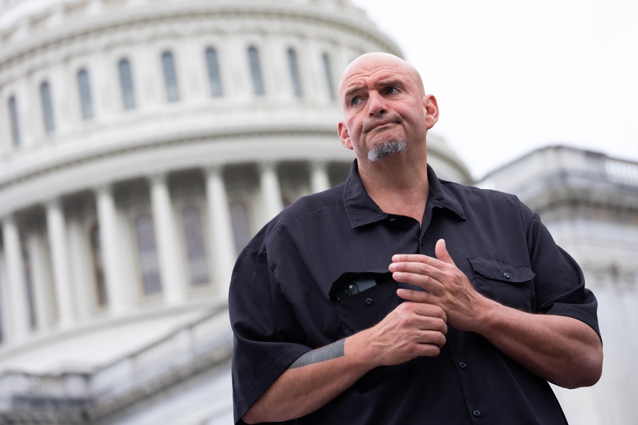 Capitol Hill amid Democratic and Republican leadership's neotiations over possible government shutdown