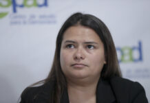 Falta de reglamento y la débil red consular amenazan el voto de hondureños en el exterior La asesora legal del Centro de Estudios para la Democracia (Cespad), Osiris Payes,