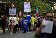 Cientos de puertorriqueños se unen a las protestas contra políticas autoritarias de Trump