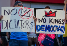 Miles de personas en todo EE.UU. protestan contra Trump: "No queremos Reyes" Miles de personas en todo EE.UU. protestan contra Trump: "No queremos Reyes"