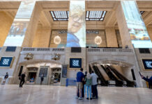 La estación Grand Central de Nueva York cambia la publicidad por fotos de sus ciudadanos