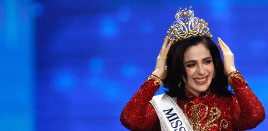 Fátima Bosch Fernández, originaria de Teapa, Tabasco, fue coronada Miss Universo 2025 en Tailandia, convirtiéndose en la cuarta mexicana en lograr la máxima corona