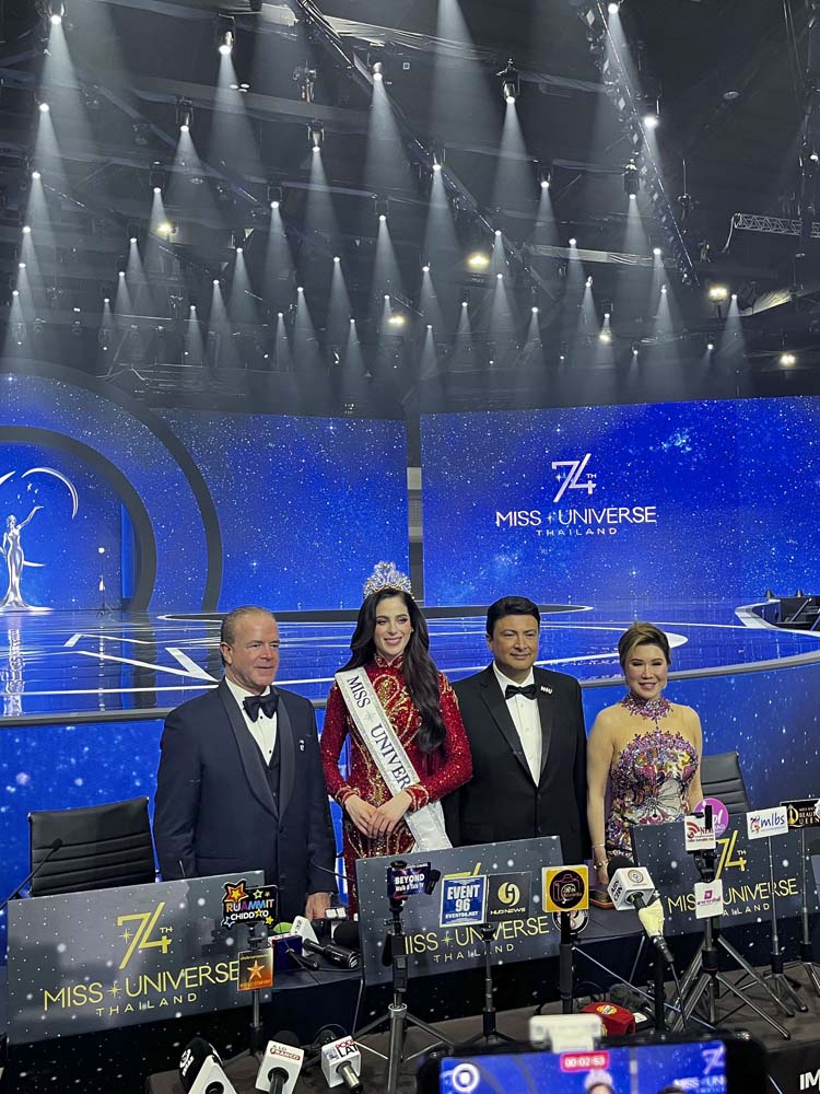 Due&ntilde;o de Miss Universo niega fraude en elecci&oacute;n y anuncia acciones legales contra medios