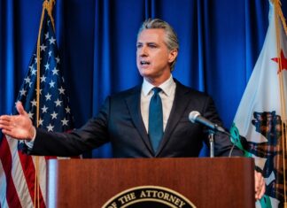 California endurece las reglas para los centros de datos en contravía a deseos de Trump