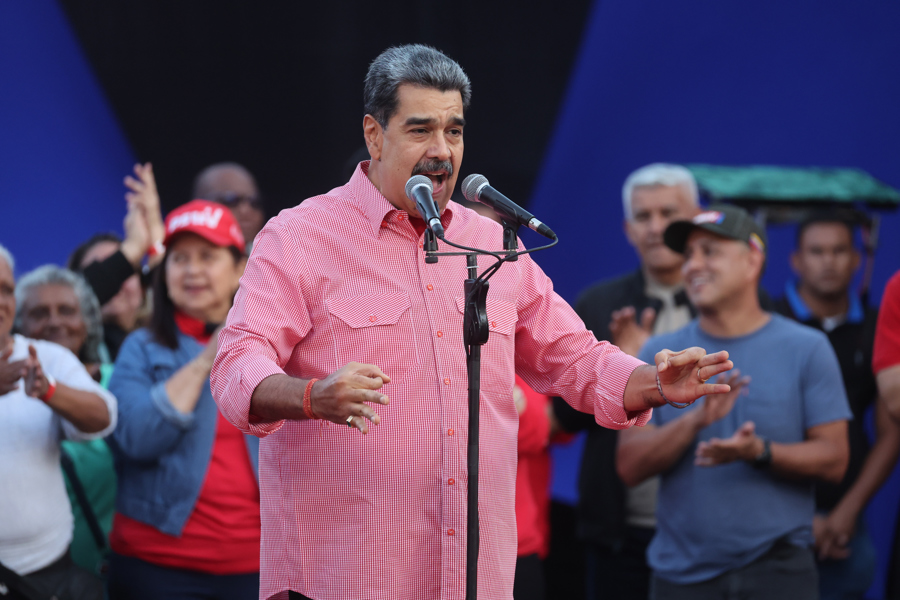 Nicolás Maduro canta 'Imagine' de John Lennon en medio de las tensiones con Estados Unidos Nicolás Maduro