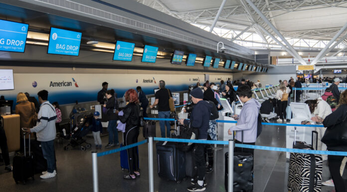 Los vuelos internacionales en EE.UU. no sufrirán afectaciones, confirma el Gobierno Más de 800 vuelos cancelados en EEUU en "inédita" reducción de tráfico por cierre federal