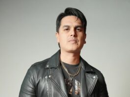 El cantautor de corridos Régulo Caro: "la música mexicana ahora es la música pop"