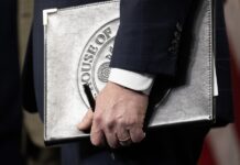 Nuevo México acusa al fiscal de Trump de bloquear archivos del caso Epstein documentos