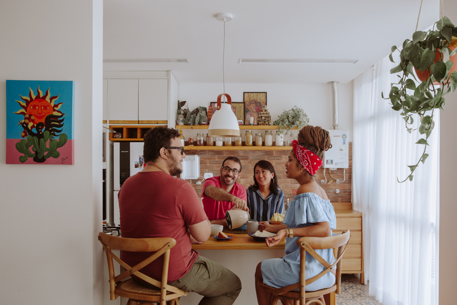 Más de 70% de los latinos en EEUU ve en alquileres a corto plazo la vía para crear riqueza latinos