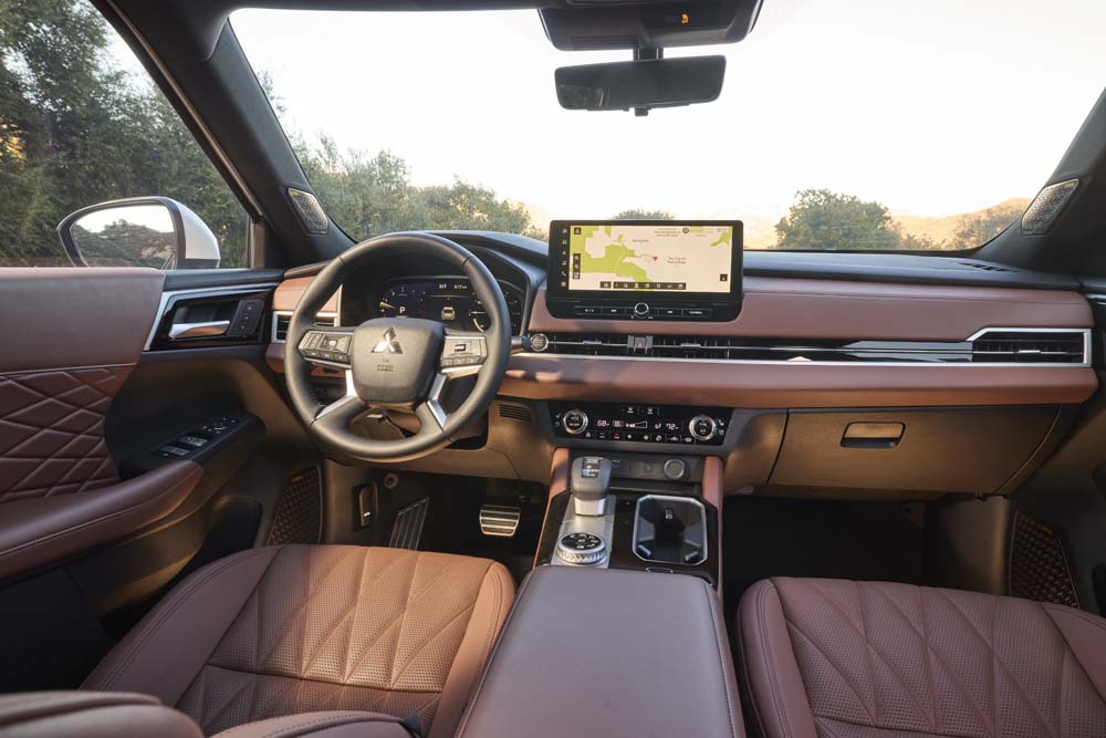 2025 Outlander full dash