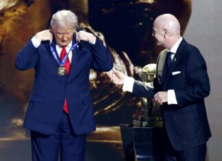 Donald Trump es galardonado con el primer premio FIFA de la Paz