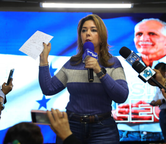 Partido Nacional celebra en Tegucigalpa tras informe del CNE