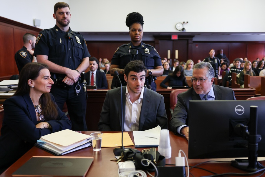 Manhattan court holds evidentiary hearing for Luigi Mangione in Brian Thompson case Manhattan court holds evidentiary hearing for Luigi Mangione in Brian Thompson case