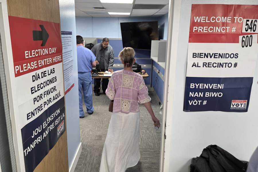 Comienza la elección de alcalde de Miami como termómetro local de las legislativas de 2026 Comienza la elección de alcalde de Miami como termómetro local de las legislativas de 2026