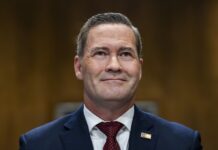 El Senado de EE.UU. confirma a Mike Waltz como embajador ante la ONU, previo a la cumbre