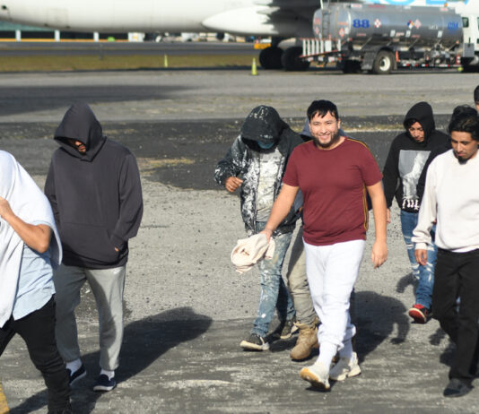 Más de 30.000 hondureños han sido deportados de EE.UU., México y Guatemala en 2026 Deportación de guatemaltecos desde EEUU cae un 22 % en 2025, a pesar de medidas de Trump
