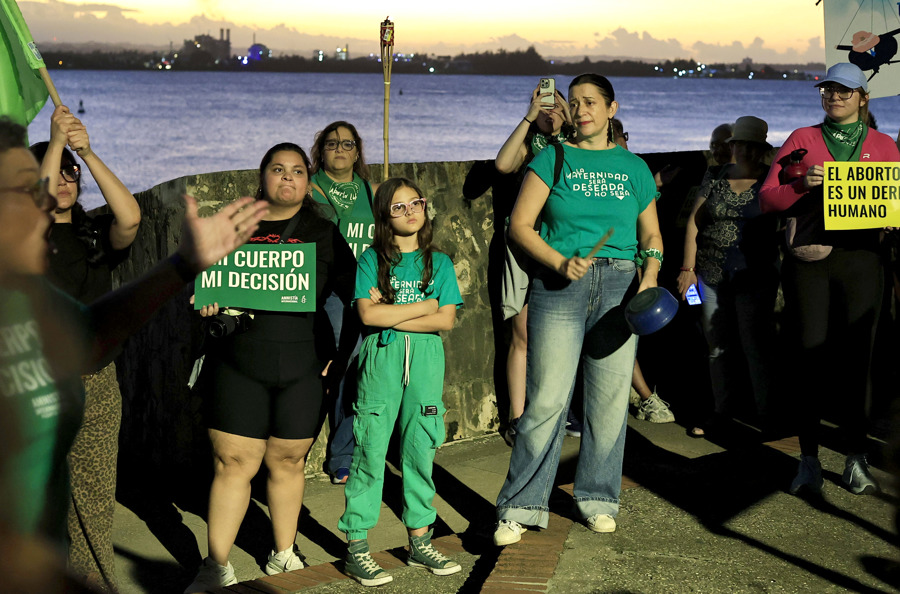 Una ola feminista rechaza una nueva ley que pone en jaque el aborto en Puerto Rico Una ola feminista rechaza una nueva ley que pone en jaque el aborto en Puerto Rico