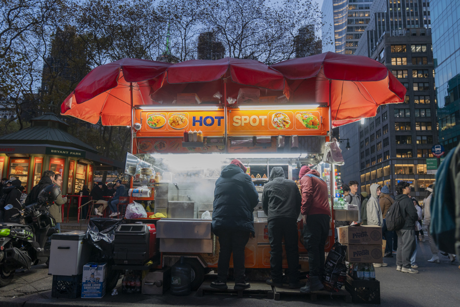 Los vendedores de comida callejera de Nueva York son homenajeados en un museo