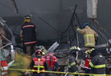 Al menos seis muertos tras la caída de una avioneta en el centro de México Al menos seis muertos tras la caída de una avioneta en el centro de México