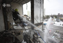 Duros ataques rusos en Ucrania antes del esperado encuentro entre Trump y Zelenski