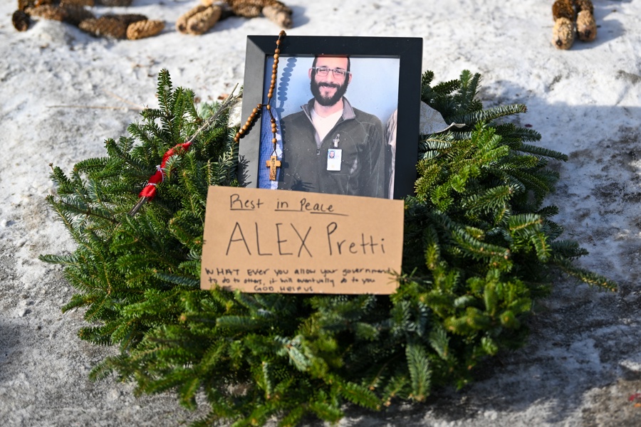 Makeshift memorial set up for nurse killed by US federal agents in Minneapolis