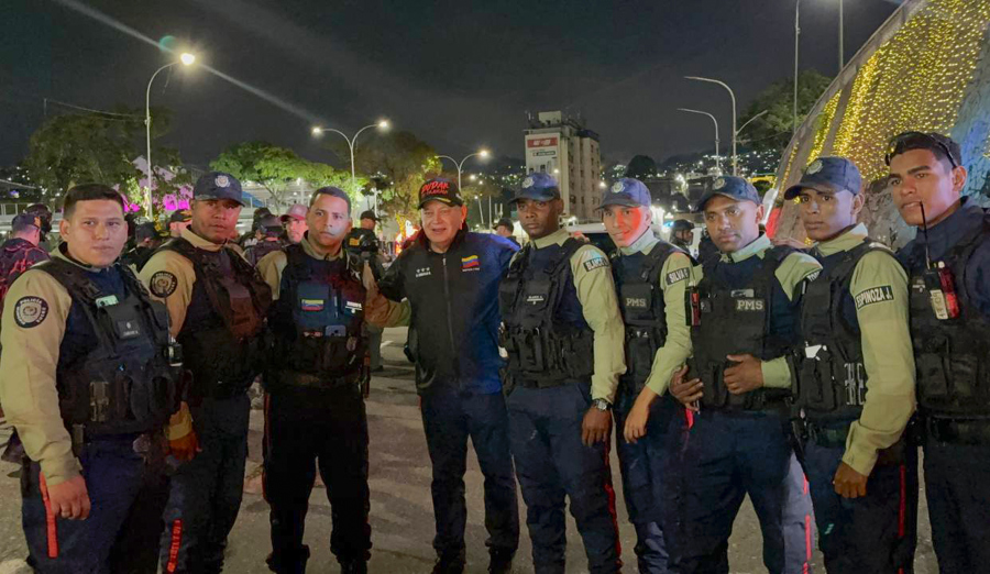 Diosdado Cabello supervisa patrullajes en Caracas