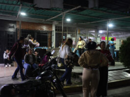 Oposición en diálogo celebra nuevas excarcelaciones en Venezuela e insiste que sean todos