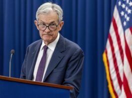 Trump arremete de nuevo contra el presidente de la Reserva Federal tras congelar los tipos