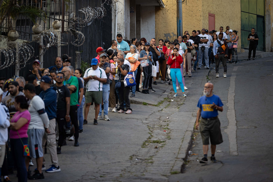 Caracas amanece con las calles vacías y filas en supermercados tras la captura de Maduro
