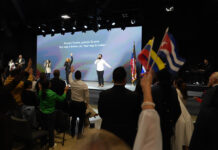 Exiliados venezolanos y cubanos en Miami oran por la "libertad" de sus países