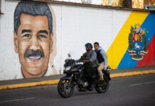 Poco tráfico y filas en supermercados un día después de la captura de Maduro