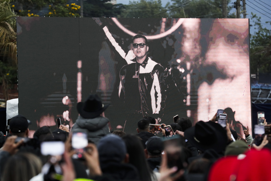 Colombia llora al cantante de m&uacute;sica popular Yeison Jim&eacute;nez, muerto en un accidente a&eacute;reo
