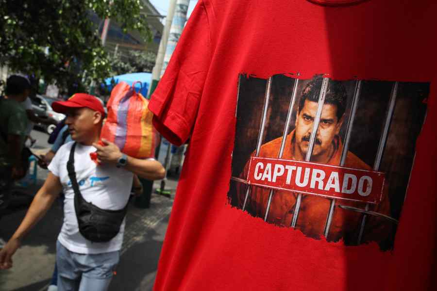 Las camisetas de la captura de Maduro se convierten en moda entre los venezolanos en Perú