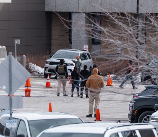 Unos 300 surcoreanos preparan reclamaciones a la Administración Trump por la redada masiva Federal immigration crackdown continues in Minneapolis