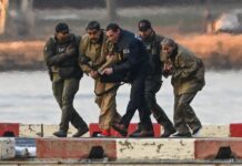 El presidente de Venezuela, Nicolás Maduro, y su esposa Celia Flores son trasladados al juzgado de Nueva York para su comparecencia