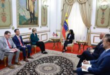 Delcy Rodríguez se reúne con la nueva encargada de negocios de EE.UU. en Venezuela