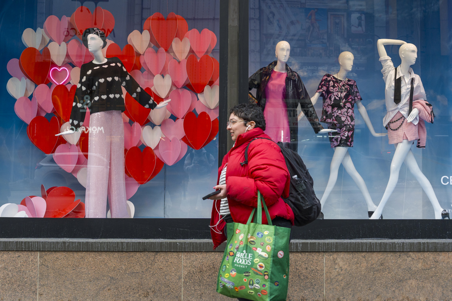 San Valentín se reinventa en EE.UU.: más autorregalos, familia y menos amor romántico