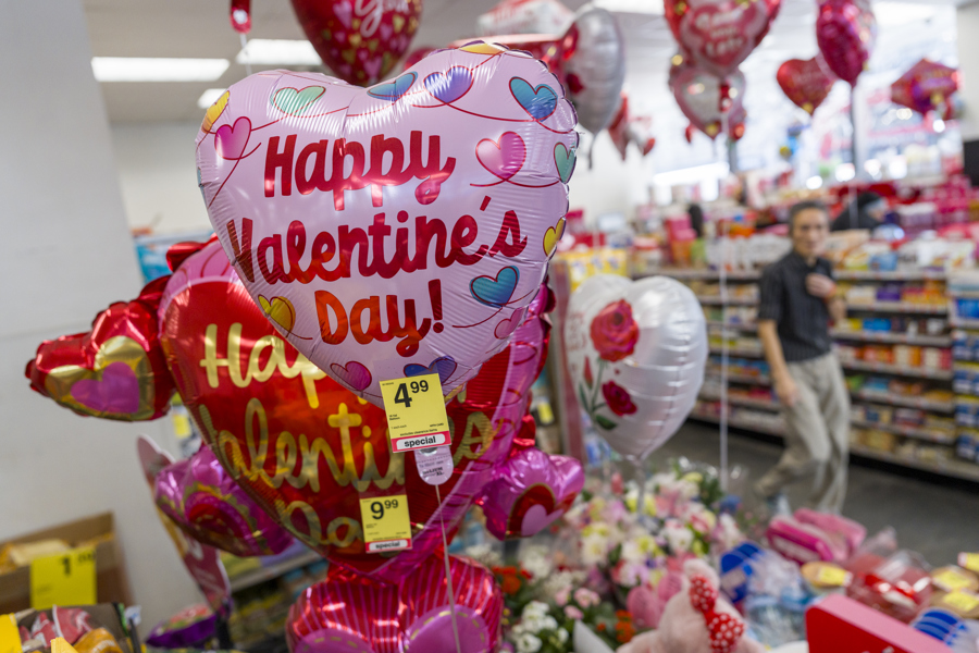 San Valentín se reinventa en EE.UU.: más autorregalos, familia y menos amor romántico San Valentín