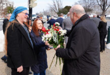 Colombia regala flores por San Valentín en Washington como símbolo de alianza entre países