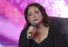 Gloria Estefan critica la captura de inmigrantes en EE.UU. e insta a latinos a alzar la voz Gloria Estefan