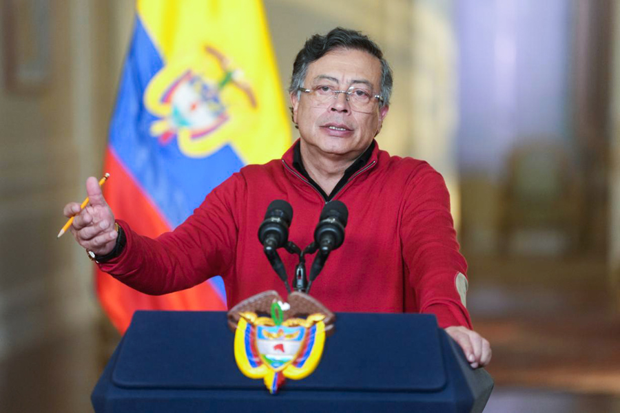 Petro expedirá un nuevo decreto sobre salario mínimo y advierte que la cifra puede cambiar Petro
