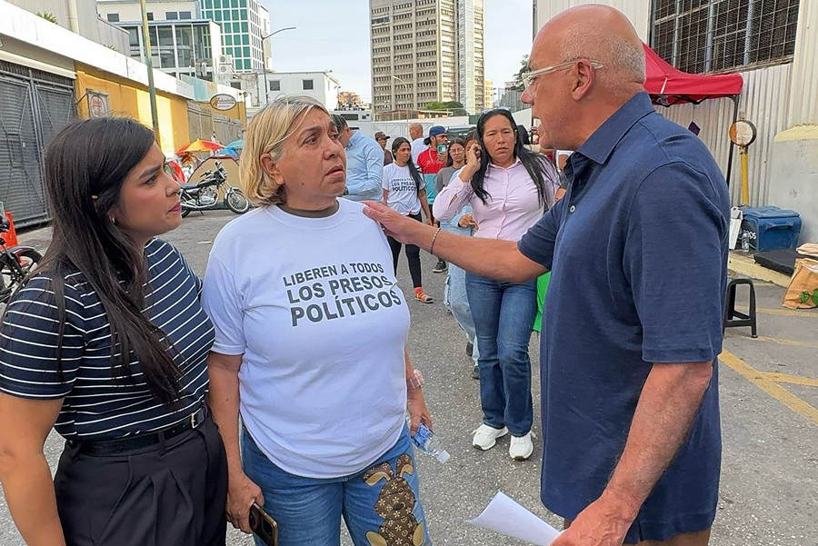 Parlamento venezolano promete liberación de todos los presos políticos la semana próxima