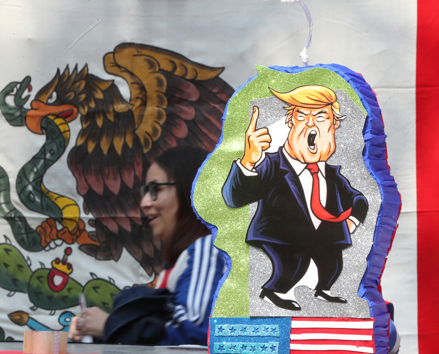 Manifestantes piden a M&eacute;xico sostener apoyo a Cuba ante endurecimiento de medidas de EE.UU.