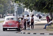El transporte público en Cuba llega a horas críticas tras el racionamiento del combustible