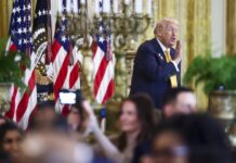 Trump celebra el Mes de la Historia Negra en medio de críticas por racismo US President Trump speaks at Black History reception at the White House