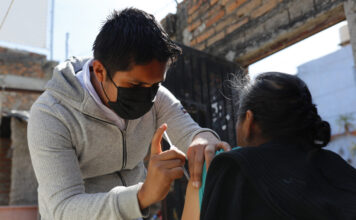 México intensifica, a contrarreloj, la vacunación para frenar el brote de sarampión