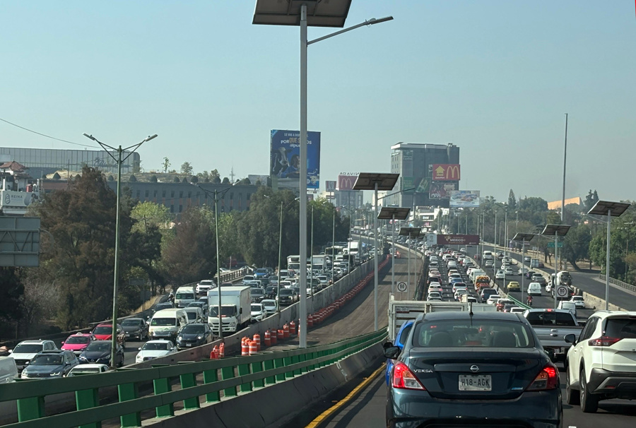  tr&aacute;fico vehicular este lunes, en Ciudad de M&eacute;xico