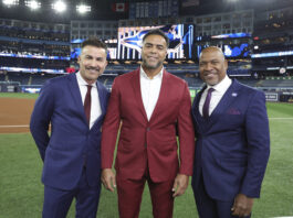 Latinos son los "fans más ávidos" del béisbol ante el comienzo del Clásico Mundial exbeisbolista mexicano, Édgar González (i), el exbeisbolista dominicano-estadounidense, Nelson Cruz (c), y al comentarista de Fox Deportes, Carlos Álvarez